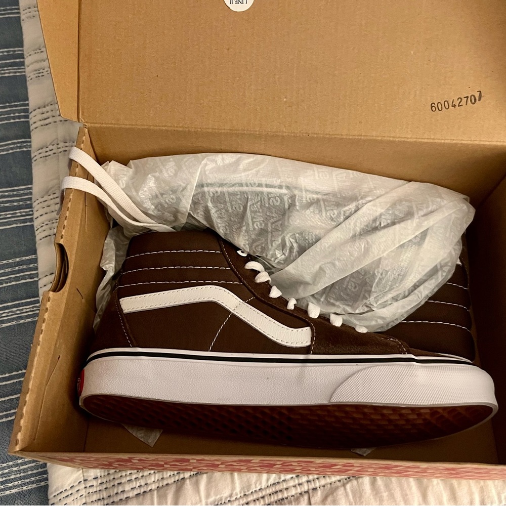 New in box Vans High tops